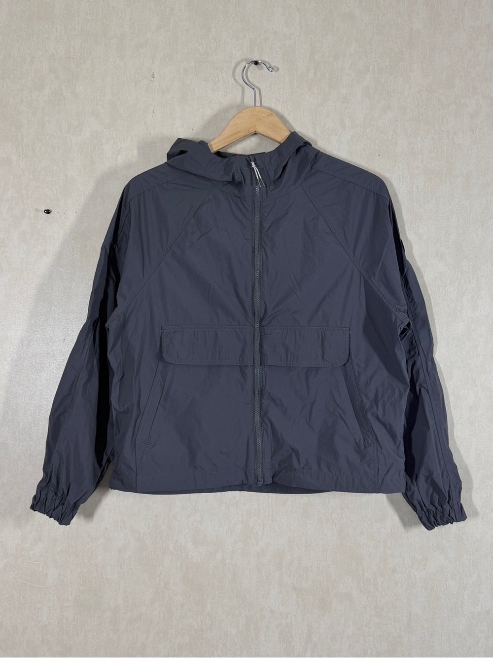 Vuori Women’s Shores Jacket Full Zip Hooded Lightweight Running in Gray XS - Picture 3 of 11